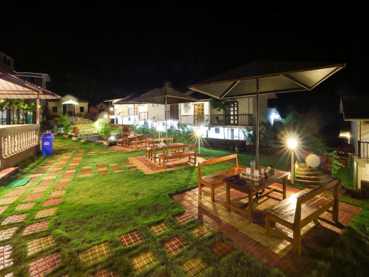 Wada Chirebandi Hotel Gimvi ภายนอก รูปภาพ