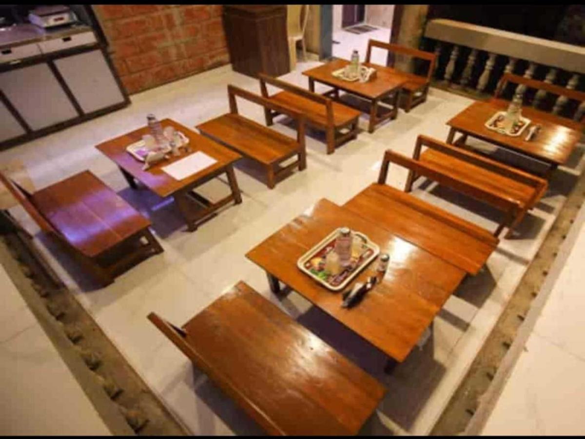 Wada Chirebandi Hotel Gimvi ภายนอก รูปภาพ