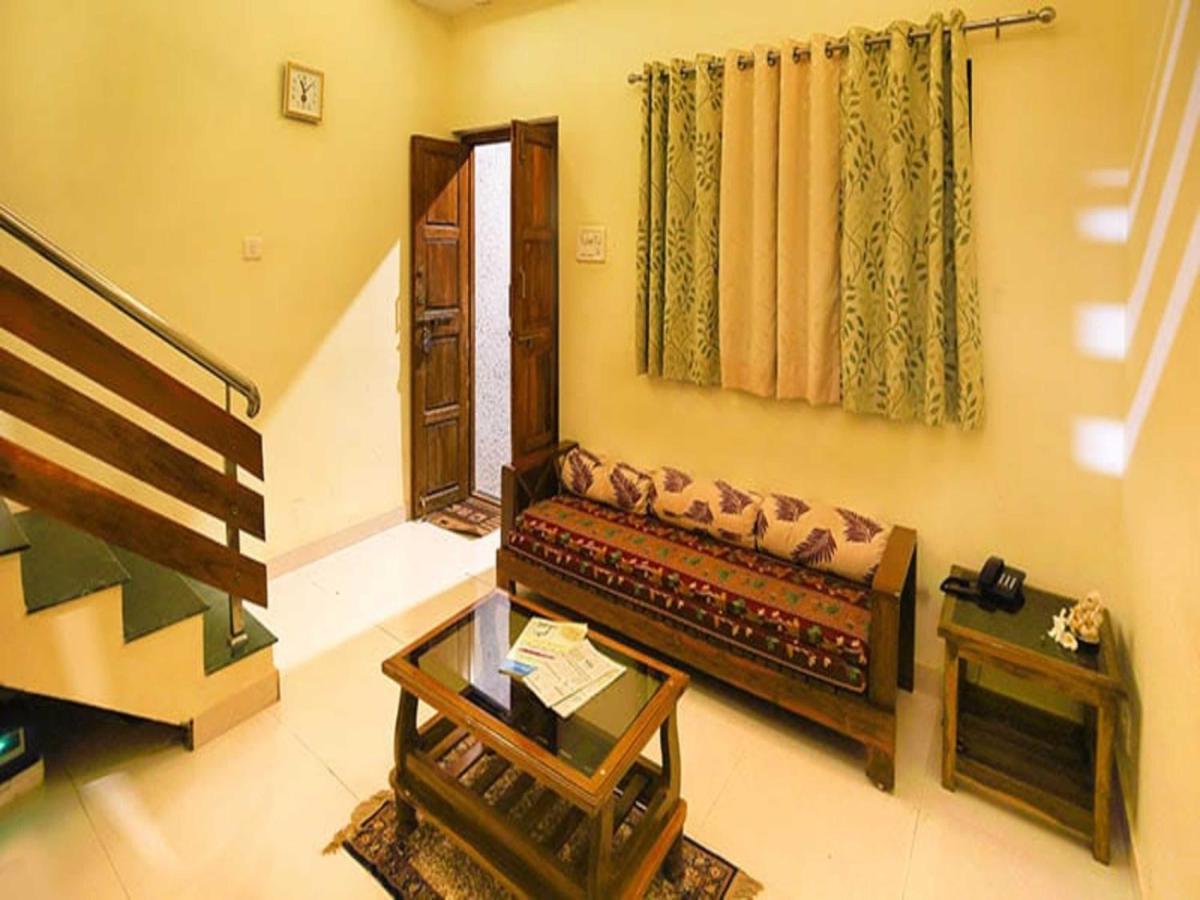 Wada Chirebandi Hotel Gimvi ภายนอก รูปภาพ