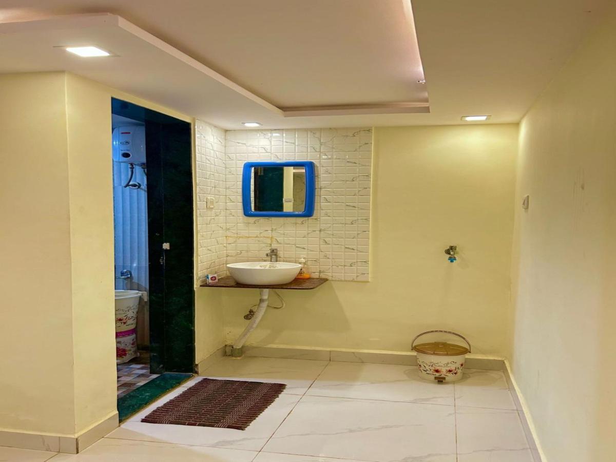 Wada Chirebandi Hotel Gimvi ภายนอก รูปภาพ