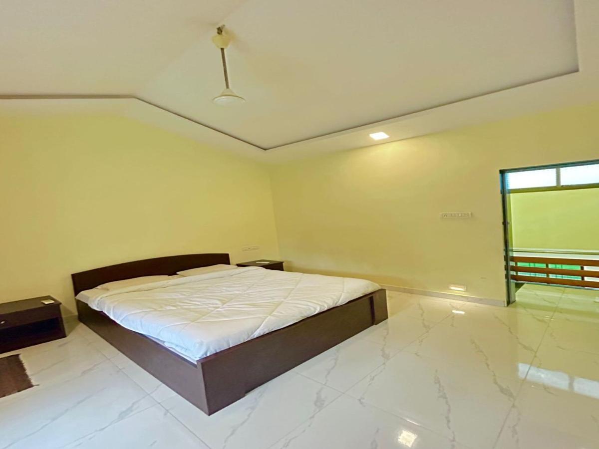 Wada Chirebandi Hotel Gimvi ภายนอก รูปภาพ