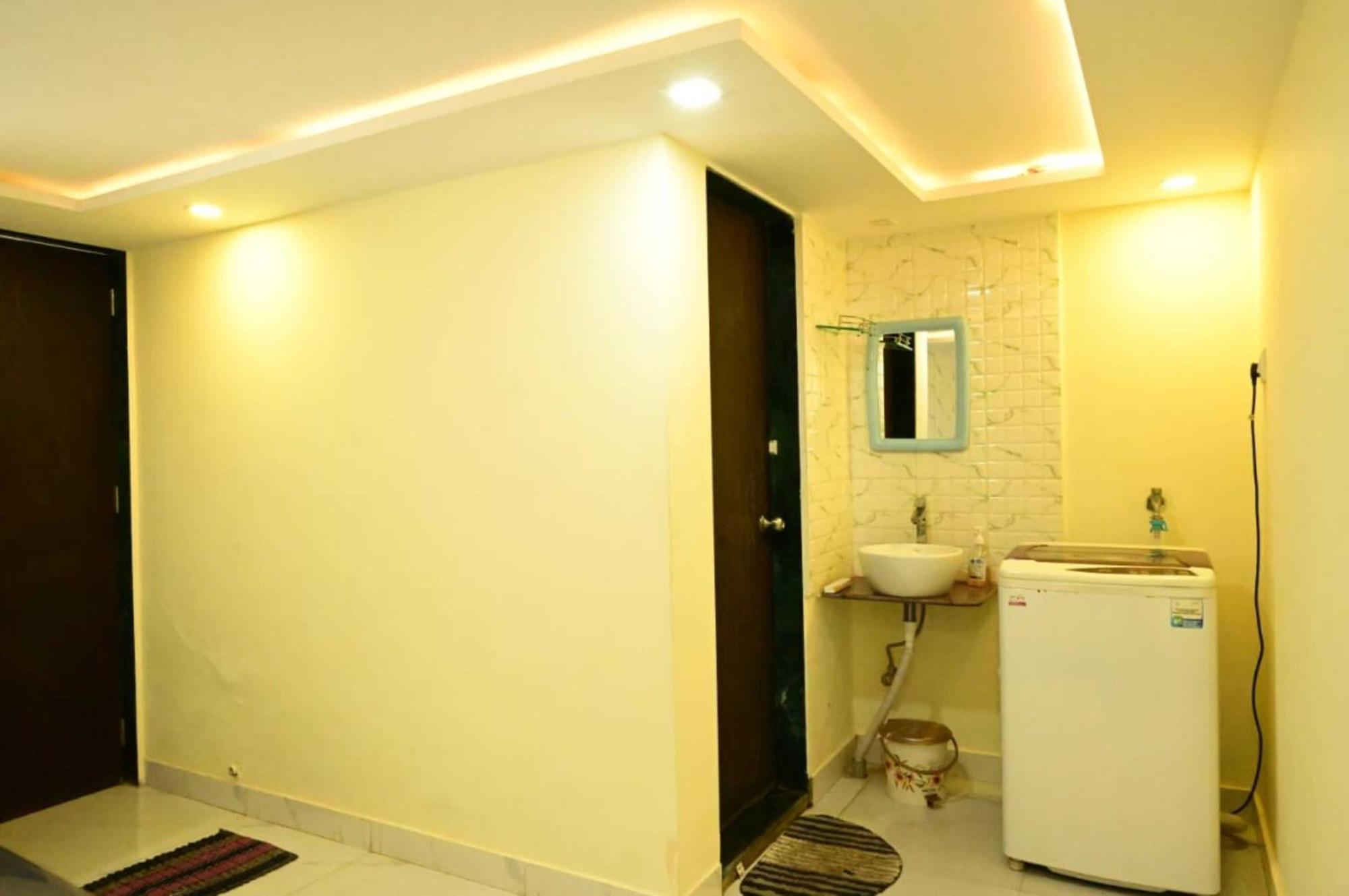 Wada Chirebandi Hotel Gimvi ภายนอก รูปภาพ
