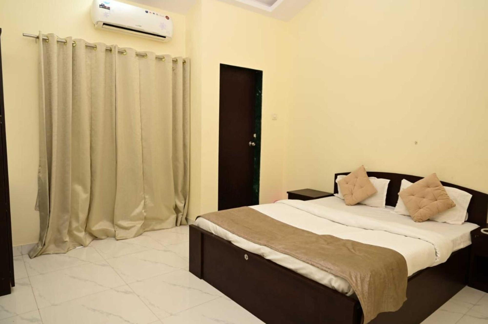 Wada Chirebandi Hotel Gimvi ภายนอก รูปภาพ