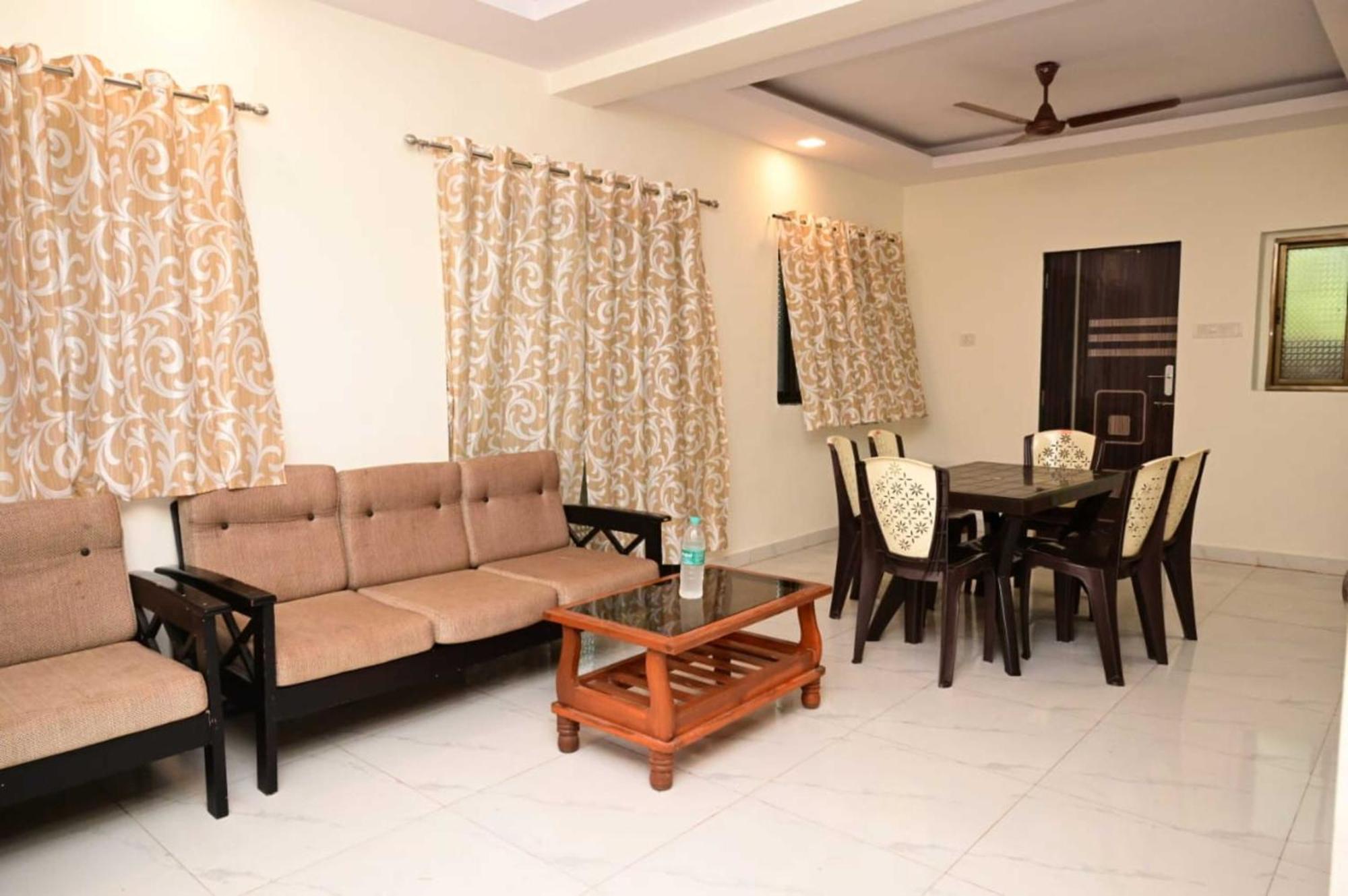 Wada Chirebandi Hotel Gimvi ภายนอก รูปภาพ