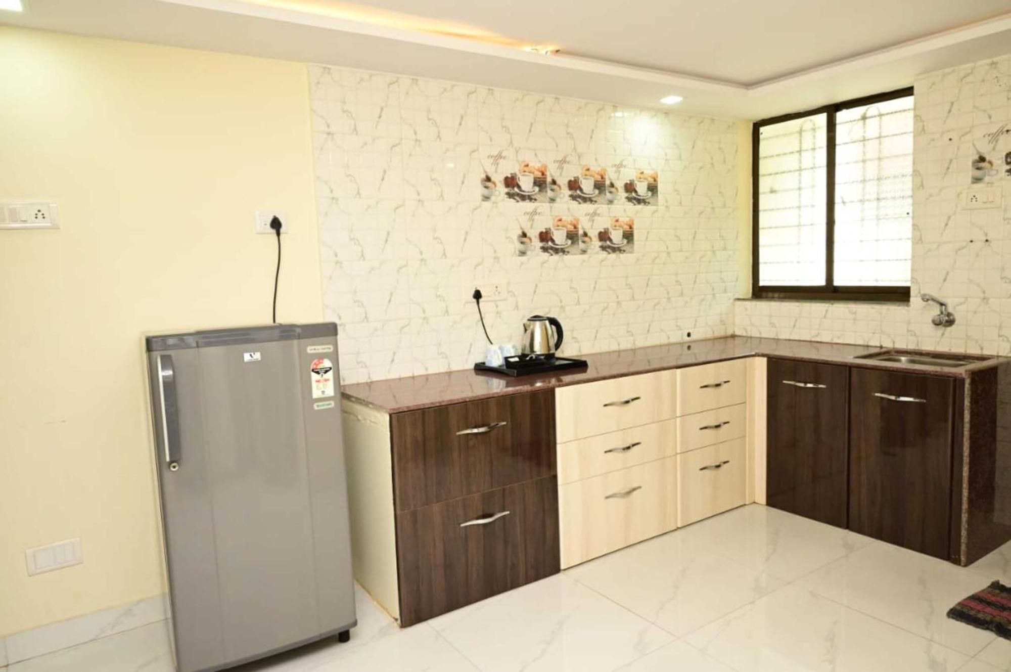 Wada Chirebandi Hotel Gimvi ภายนอก รูปภาพ