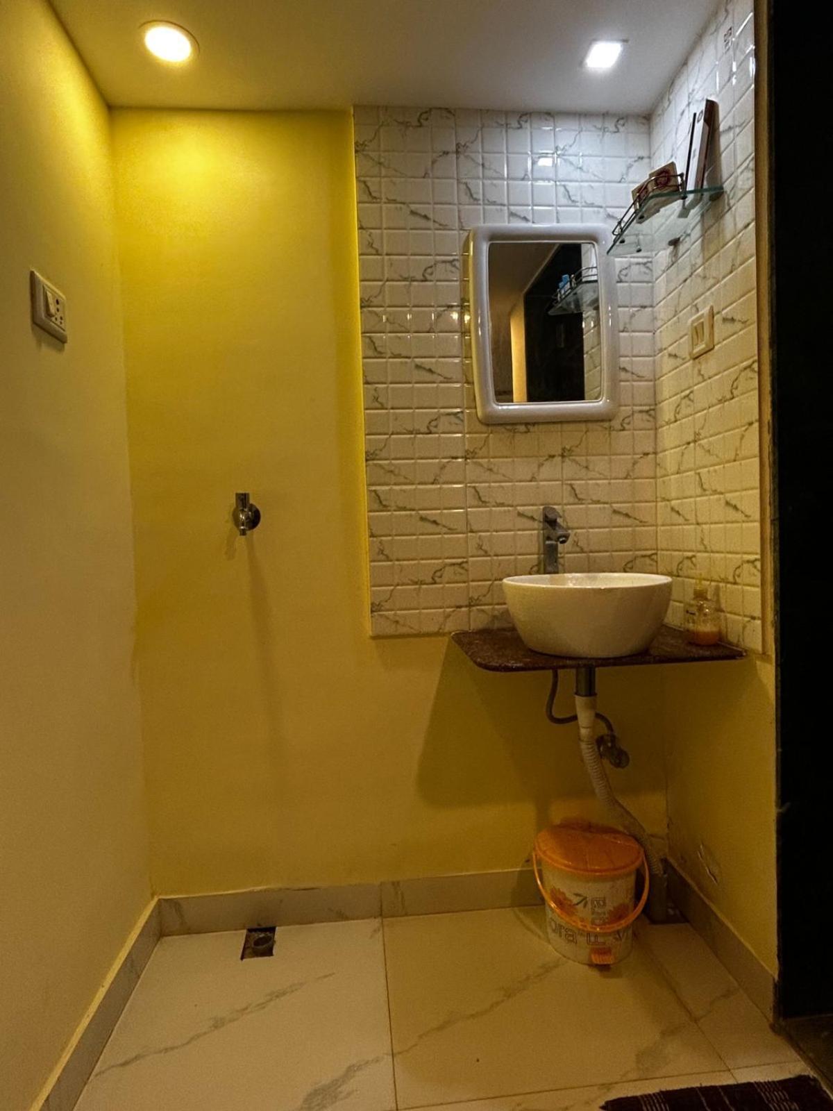 Wada Chirebandi Hotel Gimvi ภายนอก รูปภาพ