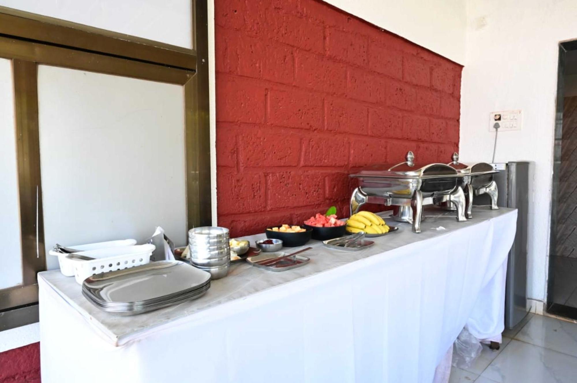 Wada Chirebandi Hotel Gimvi ภายนอก รูปภาพ