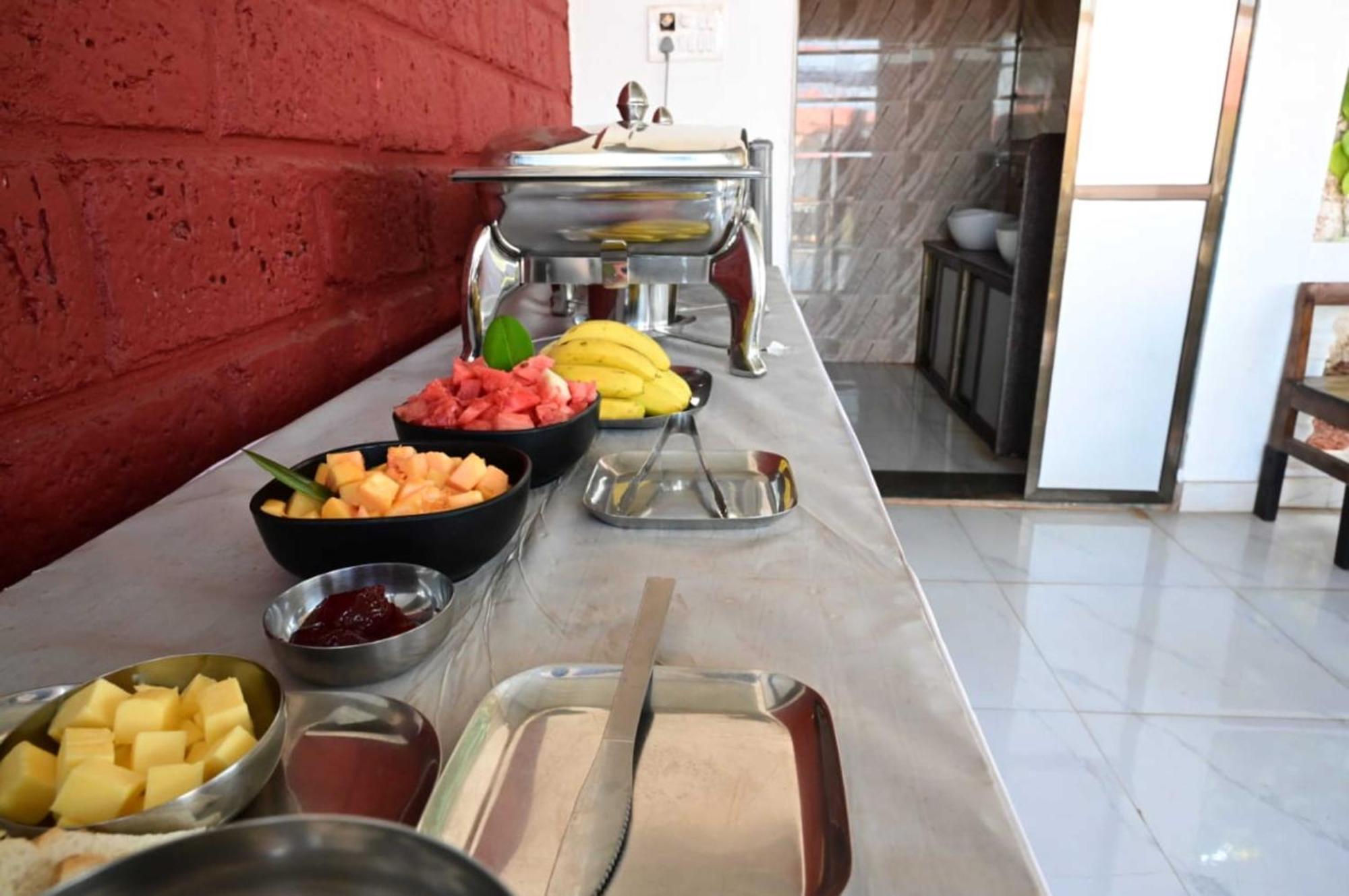 Wada Chirebandi Hotel Gimvi ภายนอก รูปภาพ